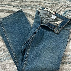 Levi’s Low Rise Boot Cut Jeans